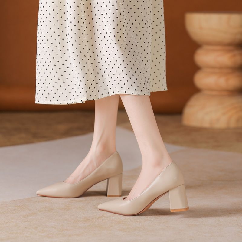 glossy thick heel pointed head - огляд і ціна Women Fashion Model