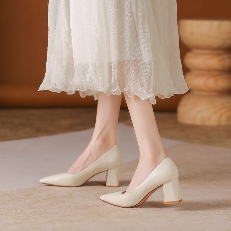 glossy thick heel pointed head - огляд і ціна Women Fashion Model